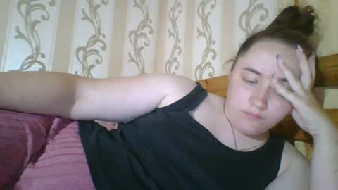 skyressie333 online show from July 8, 7:07 pm