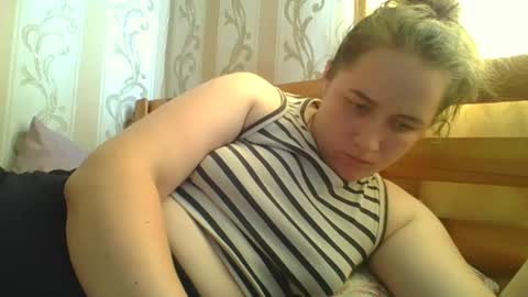 skyressie333 online show from July 28, 12:01 pm
