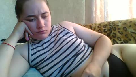 skyressie333 online show from July 29, 5:27 am