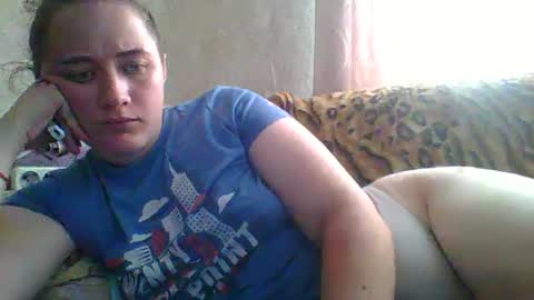 skyressie333 online show from August 1, 7:29 am