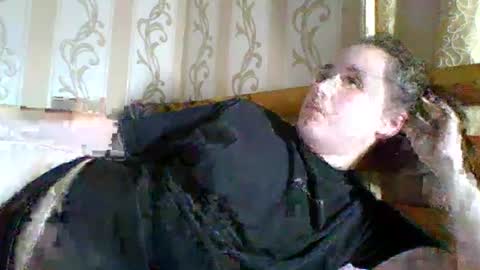 skyressie333 online show from August 1, 7:35 pm