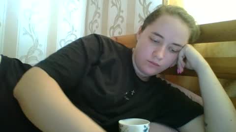 skyressie333 online show from August 2, 7:40 am