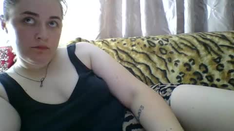 skyressie333 online show from August 4, 6:54 pm