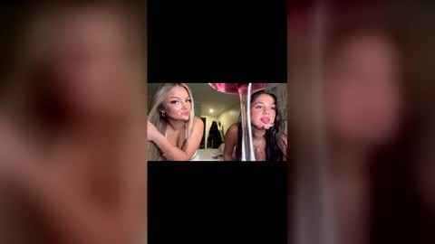 Snapshot of skywinters222 chatting on May 29, 1:25 am skywinters222 online show from May 29, 1:25 am