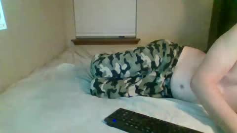 Snapshot of slaveboi_90 chatting on January 15, 3:11 am slaveboi_90 online show from January 15, 3:11 am