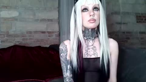 Snapshot of sleeperly chatting on February 8, 2:26 am sleeperly online show from February 8, 2:26 am