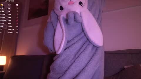 Snapshot of sleepingsonya chatting on October 7, 9:01 pm Sonya online show from October 7, 9:01 pm
