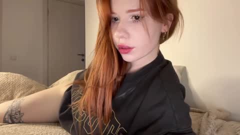 Snapshot of sleepycode002 chatting on February 9, 12:36 am JoO online show from February 9, 12:36 am