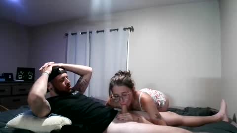 Snapshot of sleepysirenn chatting on June 22, 3:25 am Hair Nails online show from June 22, 3:25 am