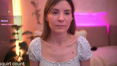 Snapshot of slickmewet chatting on May 8, 3:50 pm Elise 165cm 50kg online show from May 8, 3:50 pm