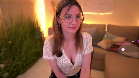Snapshot of slickmewet chatting on May 30, 7:22 pm Elise 165cm 50kg online show from May 30, 7:22 pm