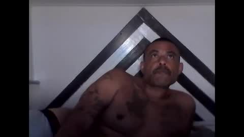 slickstre online show from April 20, 6:16 am