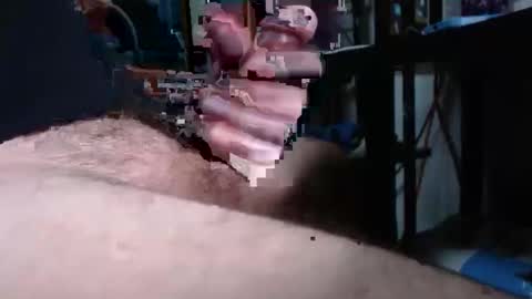 Snapshot of sliderguy699 chatting on January 20, 12:36 am sliderguy699 online show from January 20, 12:36 am