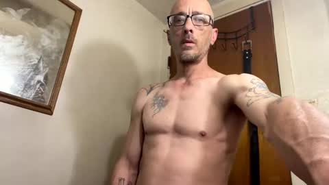 Snapshot of slim315488 chatting on April 24, 8:44 pm slim315488 online show from April 24, 8:44 pm