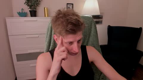 Andy online show from December 4, 8:39 pm