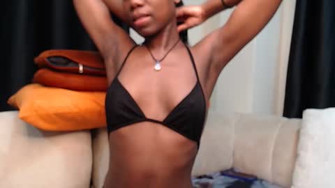 Snapshot of slim_aria chatting on May 10, 8:19 am Aria online show from May 10, 8:19 am