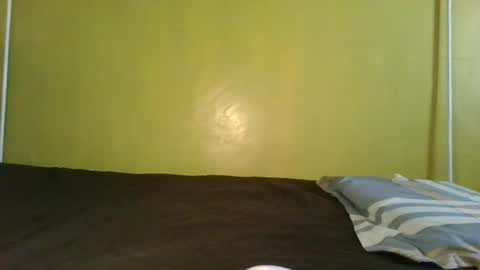Snapshot of slim_girl01 chatting on June 19, 8:07 am slim_girl01 online show from June 19, 8:07 am