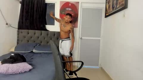 slim_master12 online show from March 29, 2:22 am