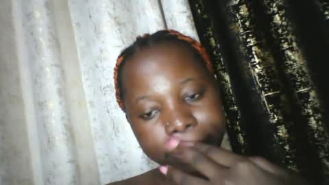 Snapshot of slim_petite_ebony chatting on June 17, 7:15 pm slim_petite_ebony online show from June 17, 7:15 pm