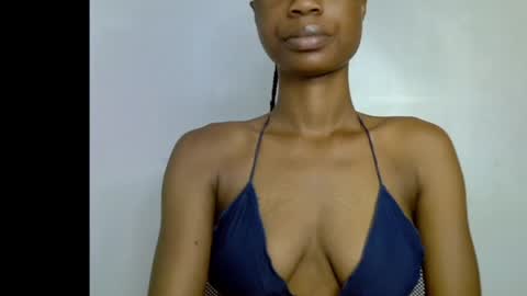 Snapshot of slim_petitqueen chatting on April 16, 8:04 am Alice online show from April 16, 8:04 am