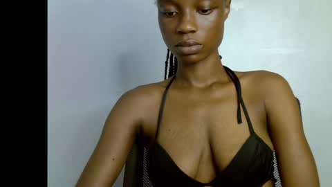 Snapshot of slim_petitqueen chatting on April 19, 6:10 pm Alice online show from April 19, 6:10 pm