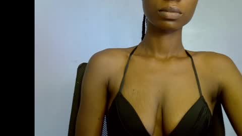 Snapshot of slim_petitqueen chatting on April 25, 8:17 am Alice online show from April 25, 8:17 am
