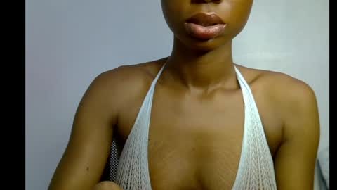 Snapshot of slim_petitqueen chatting on May 11, 7:25 am Alice online show from May 11, 7:25 am