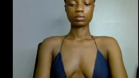 Snapshot of slim_petitqueen chatting on May 12, 7:44 pm Alice online show from May 12, 7:44 pm