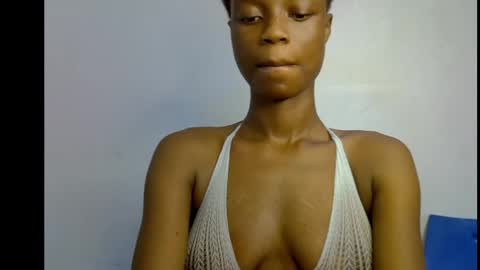 Snapshot of slim_petitqueen chatting on May 15, 8:10 am Alice online show from May 15, 8:10 am