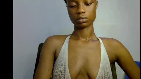 Snapshot of slim_petitqueen chatting on May 15, 8:16 pm Alice online show from May 15, 8:16 pm