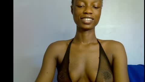 Snapshot of slim_petitqueen chatting on May 21, 8:21 am Alice online show from May 21, 8:21 am