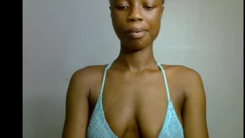 Snapshot of slim_petitqueen chatting on May 21, 8:27 pm Alice online show from May 21, 8:27 pm