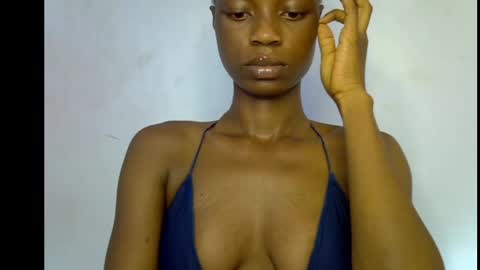 Snapshot of slim_petitqueen chatting on May 27, 7:05 am Alice online show from May 27, 7:05 am