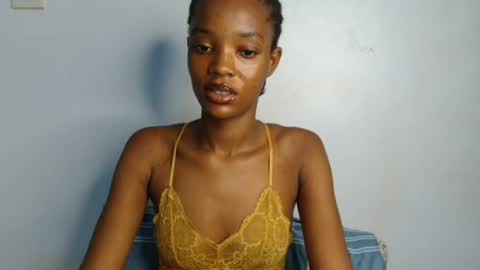 Snapshot of slim_wetpussyy chatting on June 22, 4:15 pm Bella online show from June 22, 4:15 pm