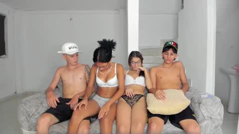 boy without tattoo Bryan -- with tatto Alan - New girl harper online show from November 10, 9:14 pm