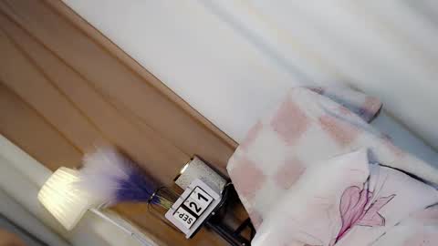 Snapshot of slimgirl_patricia chatting on September 22, 7:21 am Pat online show from September 22, 7:21 am