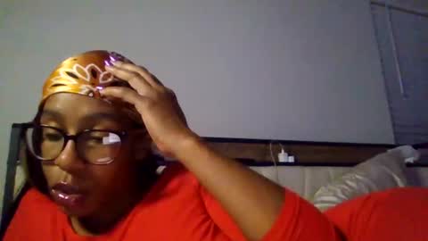 Snapshot of slimmmgooodiexoxo chatting on December 11, 11:32 pm slimmmgooodiexoxo online show from December 11, 11:32 pm