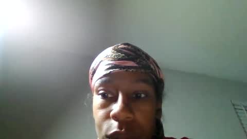 Snapshot of slimmmgooodiexoxo chatting on December 18, 11:56 am slimmmgooodiexoxo online show from December 18, 11:56 am