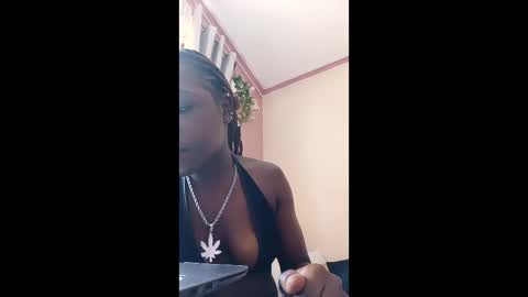 Snapshot of slimthickbarby chatting on April 13, 8:20 am slimthickbarby online show from April 13, 8:20 am