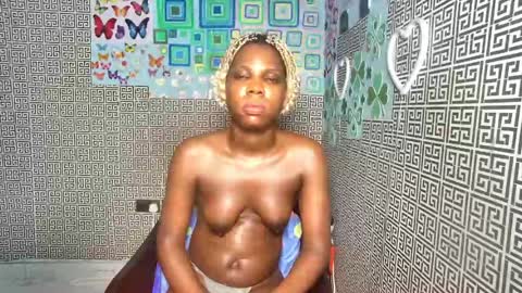 Snapshot of slimzyxdoll chatting on May 15, 9:33 pm slimzyxdoll online show from May 15, 9:33 pm