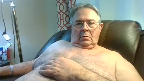 Snapshot of slippery_duck chatting on February 5, 1:44 pm slippery_duck online show from February 5, 1:44 pm