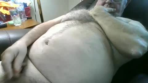 Snapshot of slippery_duck chatting on March 8, 1:47 pm slippery_duck online show from March 8, 1:47 pm