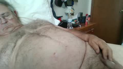 Snapshot of slippery_duck chatting on October 11, 5:11 pm slippery_duck online show from October 11, 5:11 pm