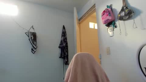 slone03 online show from November 17, 6:57 pm