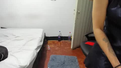 slone03 online show from February 23, 11:02 pm