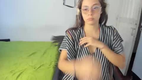 slone03 online show from April 6, 10:54 pm