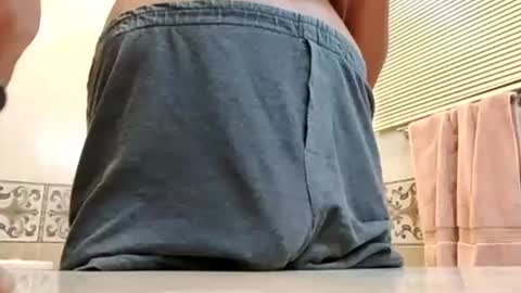 slowmooo_42069 online show from September 24, 8:45 pm