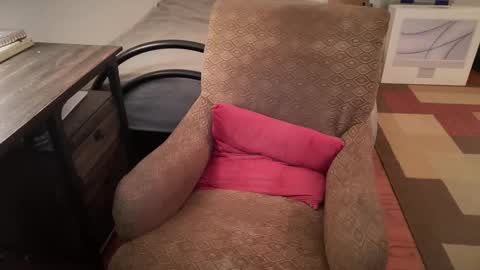 Snapshot of slut_slave_cfnm chatting on December 1, 7:58 pm slut online show from December 1, 7:58 pm