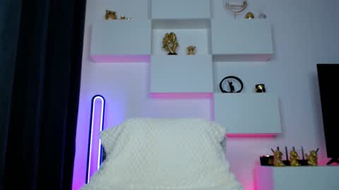 Snapshot of slut_tattoogirl chatting on February 21, 6:03 am Ariana online show from February 21, 6:03 am