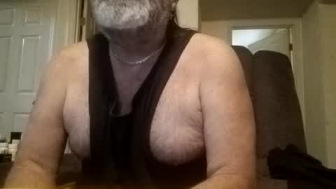 Snapshot of slutbreeze101 chatting on June 24, 5:12 pm slutbreeze101 online show from June 24, 5:12 pm